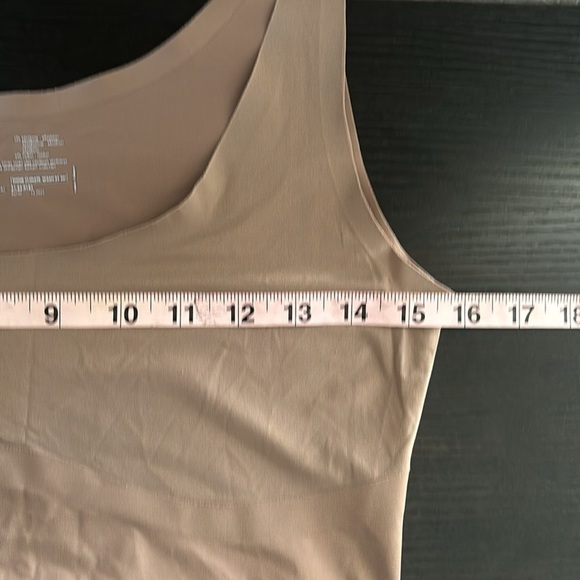 Hema Women’s seamless shaper tank size Large - Picture 5 of 7